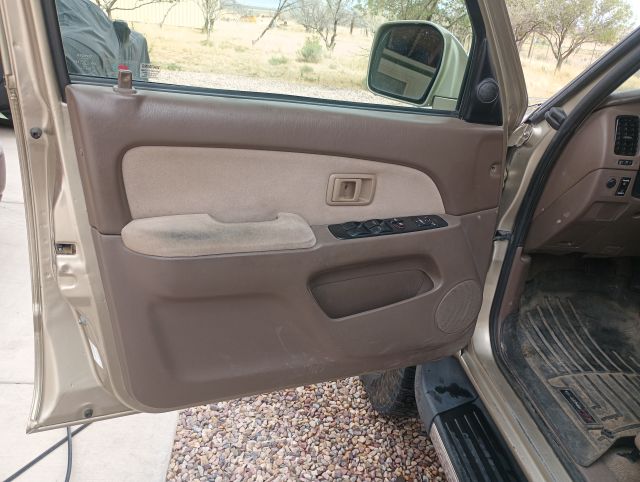 2001 4RUNNER (4).jpg
